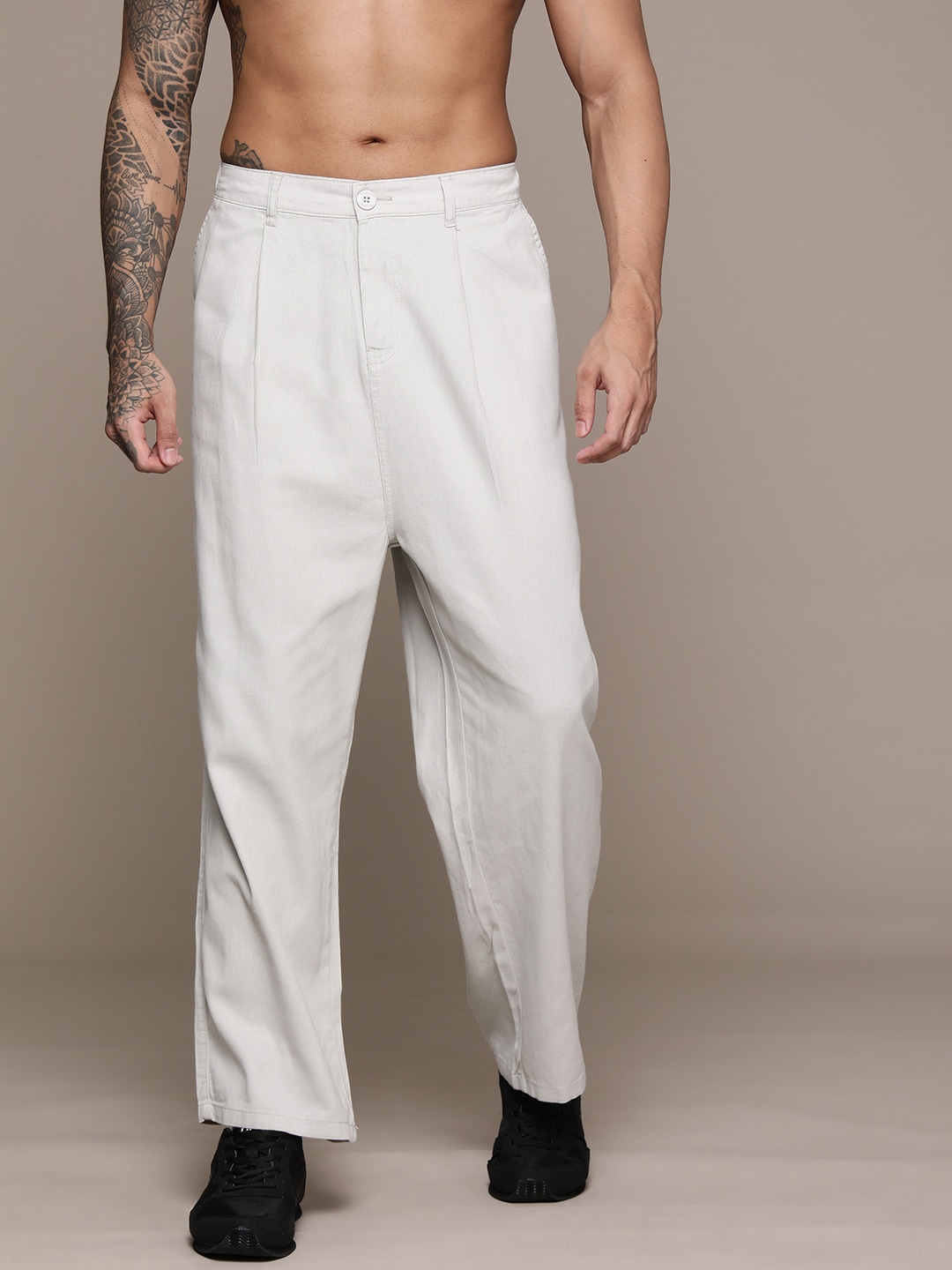 The Roadster Lifestyle Co. Men Pure Cotton Baggy Fit Low-Rise Trousers