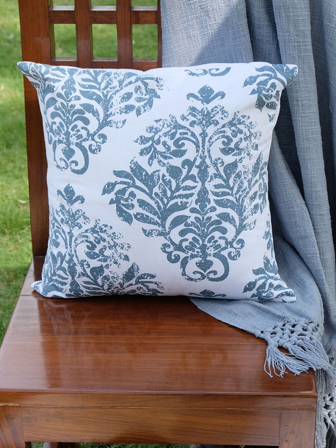DESIGN GAATHA Off White Distress Damask Printed Cotton Square Cushion Cover-picture-10