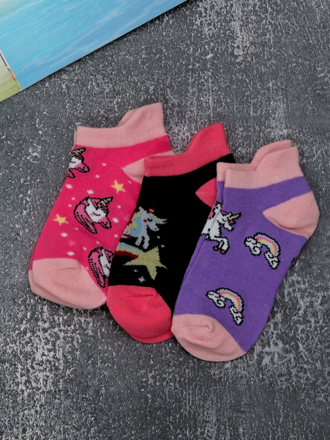 Yellow Bee Girls Pack Of 3 Printed Cotton Socks-picture-26