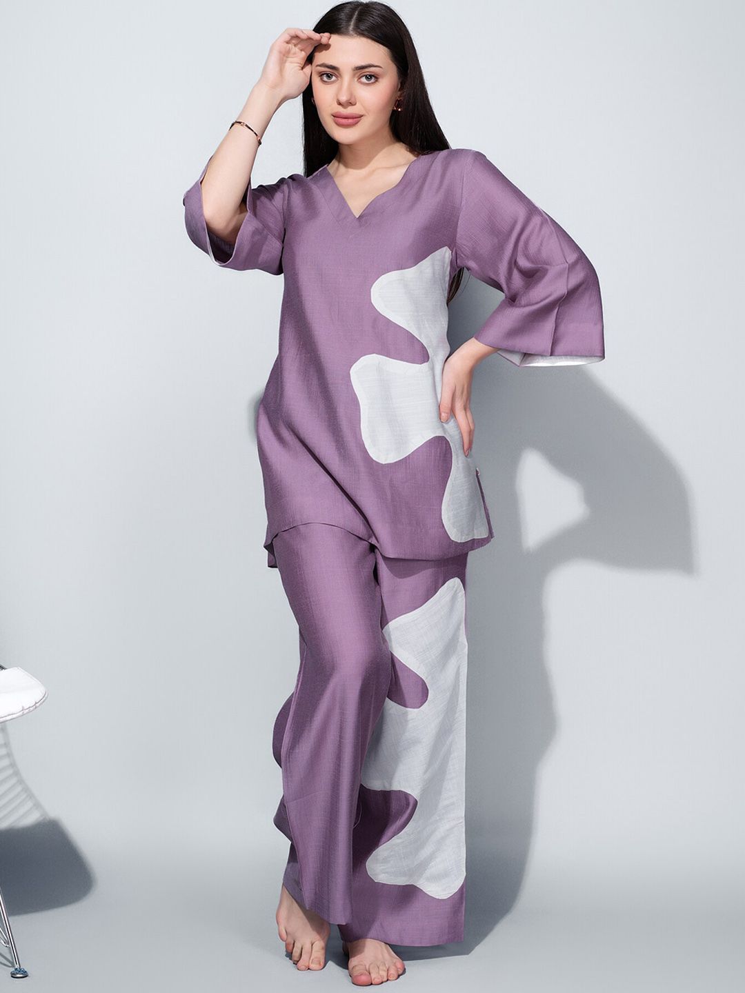 Bannos Swagger Purple & White V-Neck Applique Detail Night Suit-picture-33
