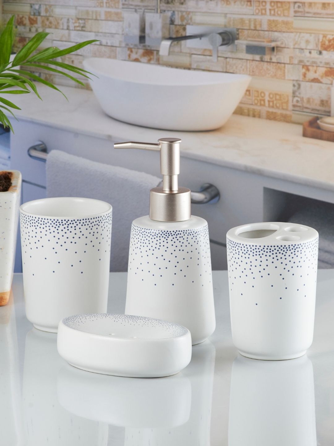 Kookee White 4 piece Abstract Ceramic Bath Accessories Set-picture-25