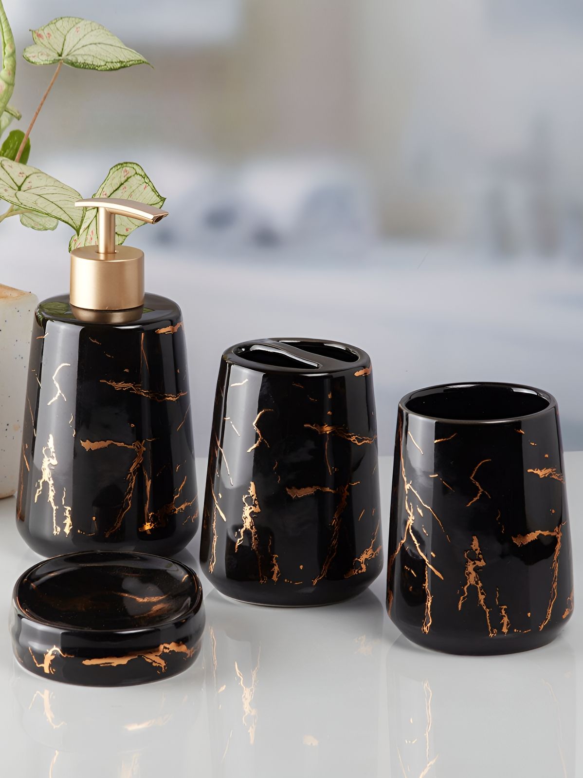 Kookee Black 4 pieces Abstract Ceramic Bath Accessories Set-picture-25