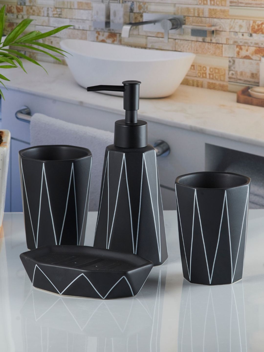 Kookee Black 4 Pcs Abstract Ceramic Bath Accessories Set-image-49