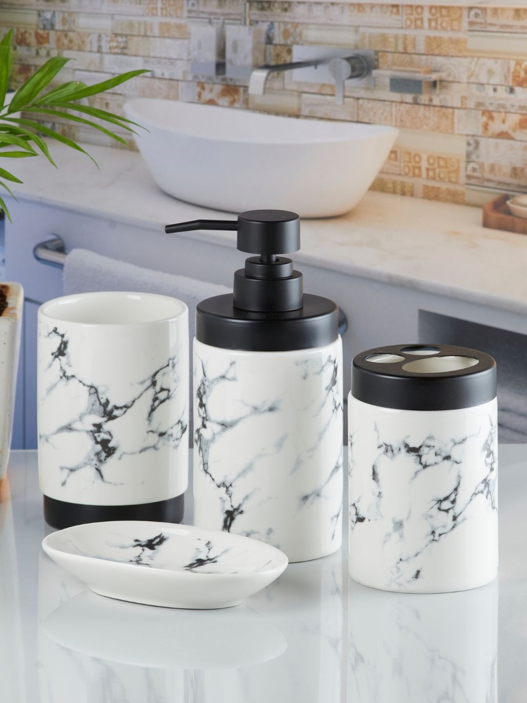 Kookee White 4 Pieces Abstract Ceramic Bath Accessories Set-image-27
