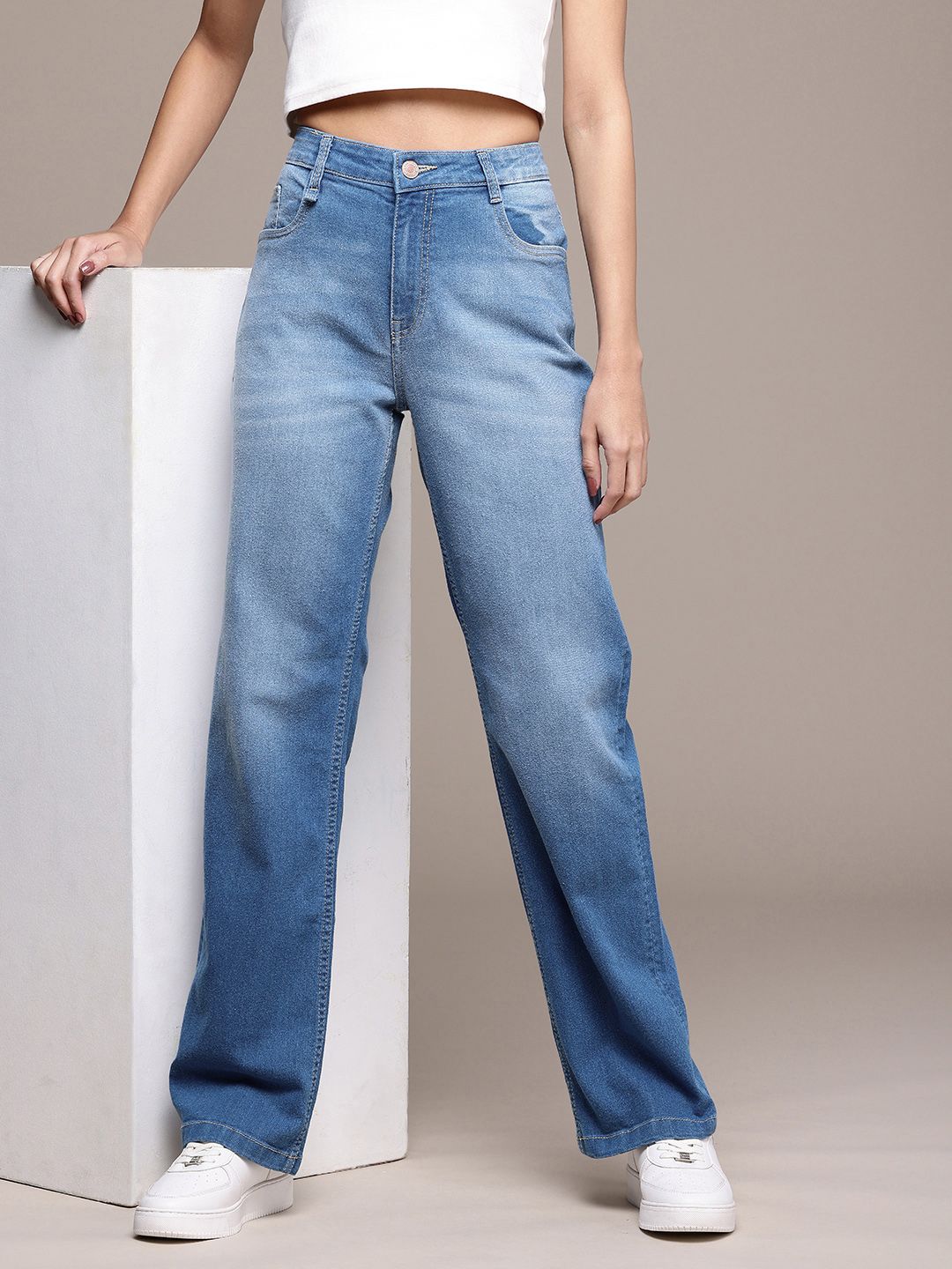 The Roadster Life Co. Women Straight Fit Heavy Fade Stretchable Jeans-picture-30