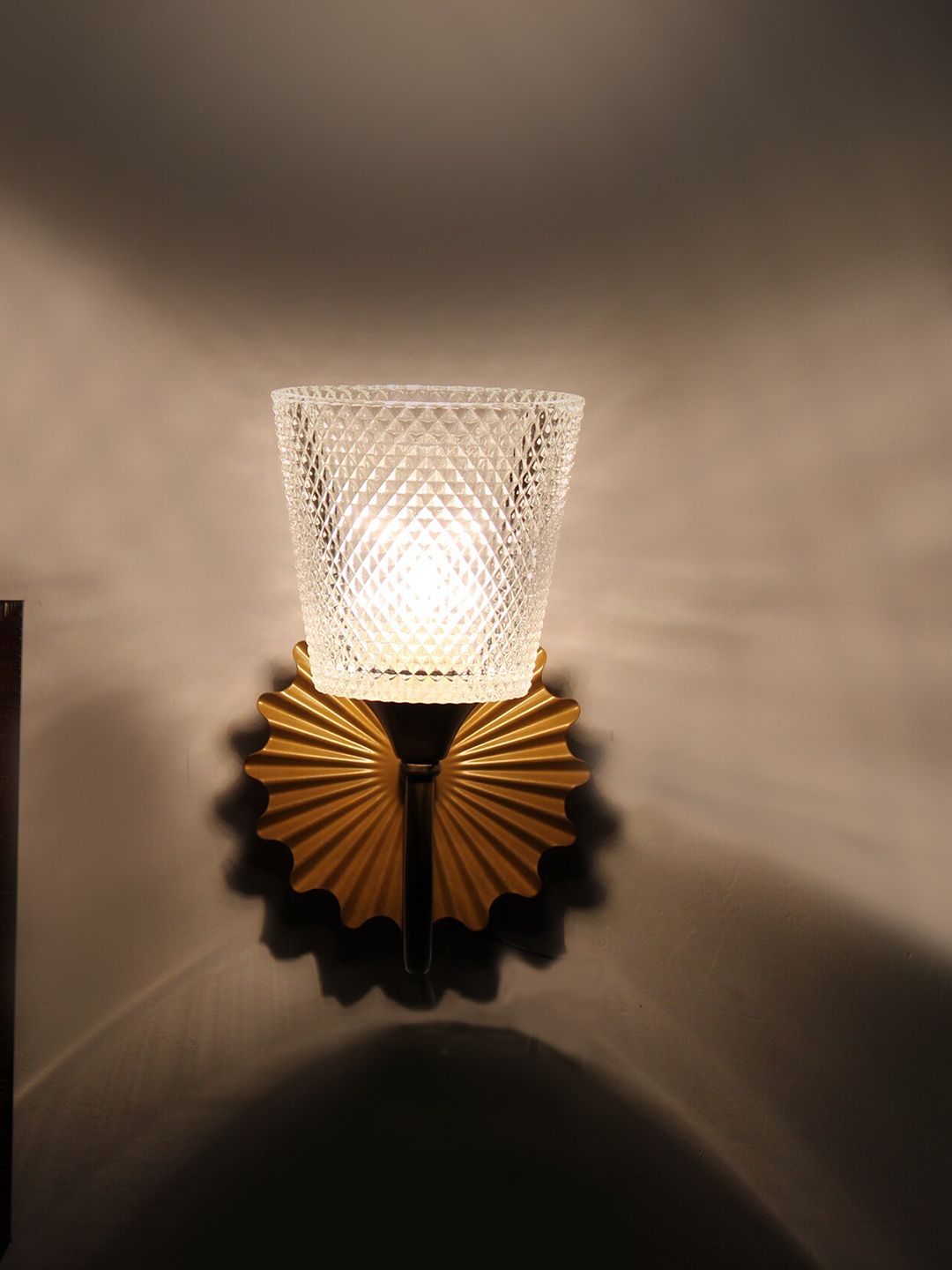 SHREE KALA HOME DECOR Bronze-Toned & Transparent Textured Frustum Shape Glass Wall Lamp-image-14