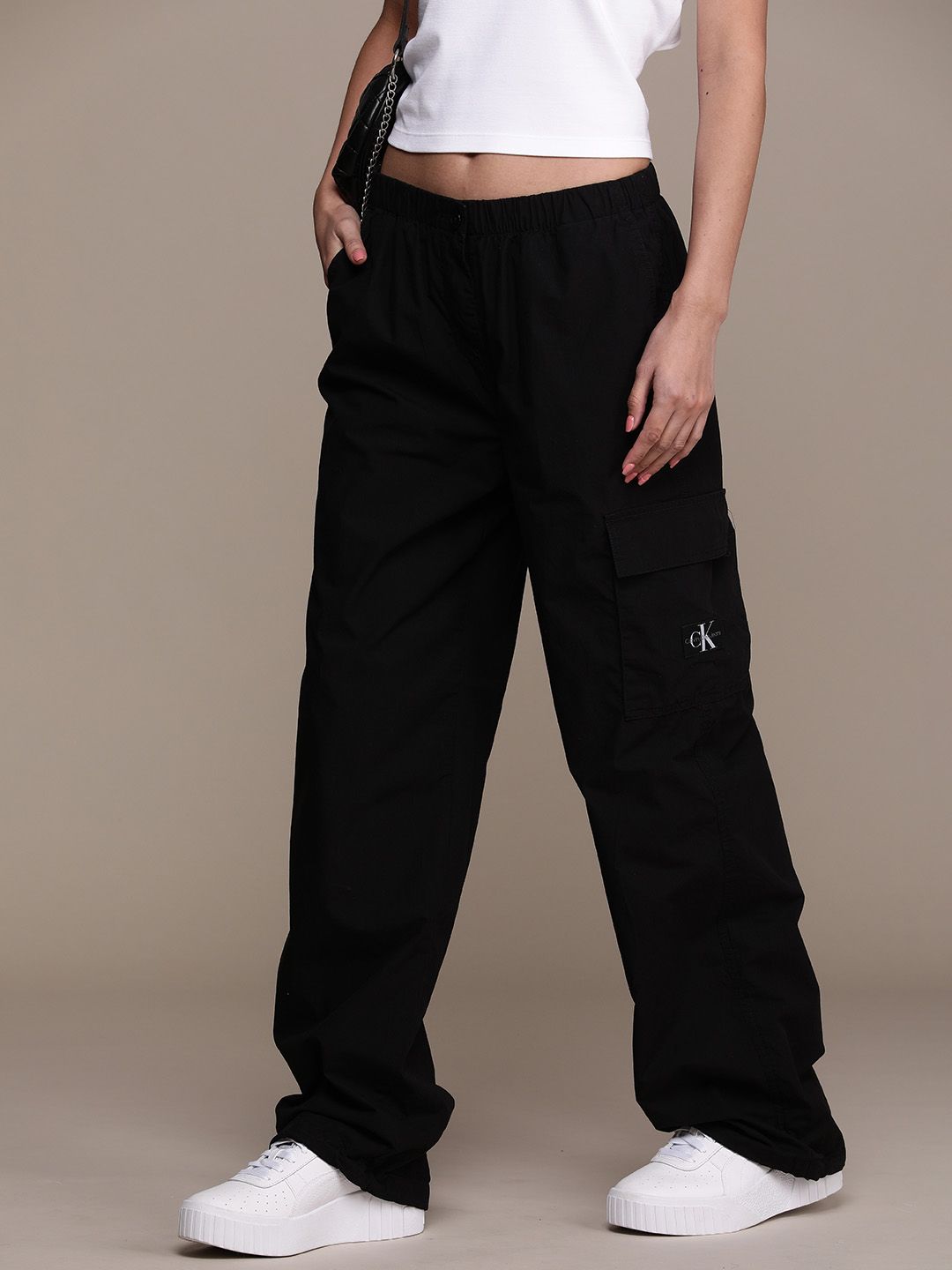 Calvin Klein Jeans Women Pure Cotton Cargos Trousers-picture-31