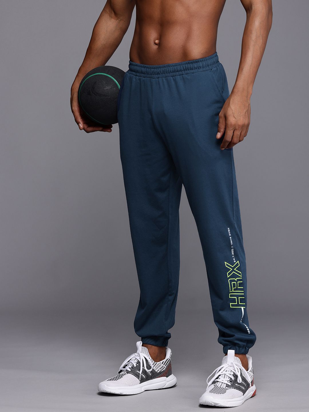 HRX by Hrithik Roshan Men Printed Rapid Dry & Antimicrobial Finish Training Joggers-picture-32