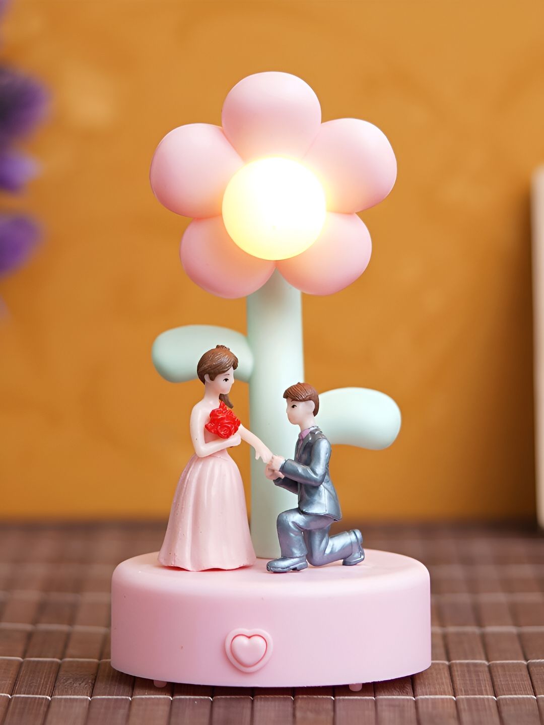 eCraftIndia Pink Lovely Couple Statue Flower Table Lamp Showpiece Valentine Day Gift