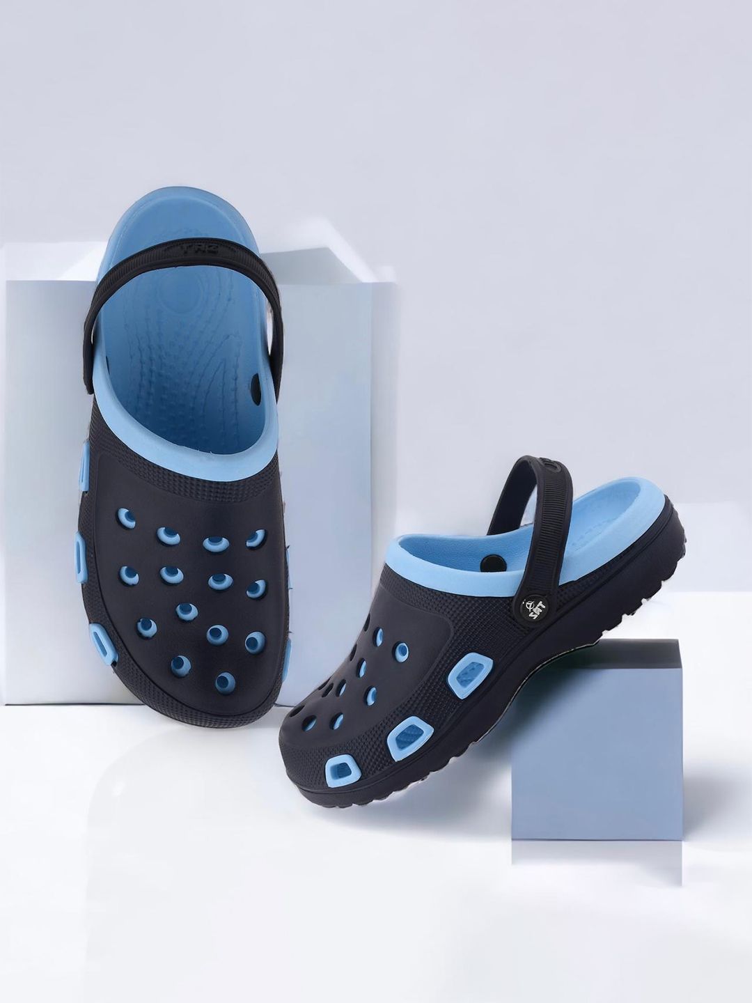 BAESD Men Colourblocked Clogs-picture-27