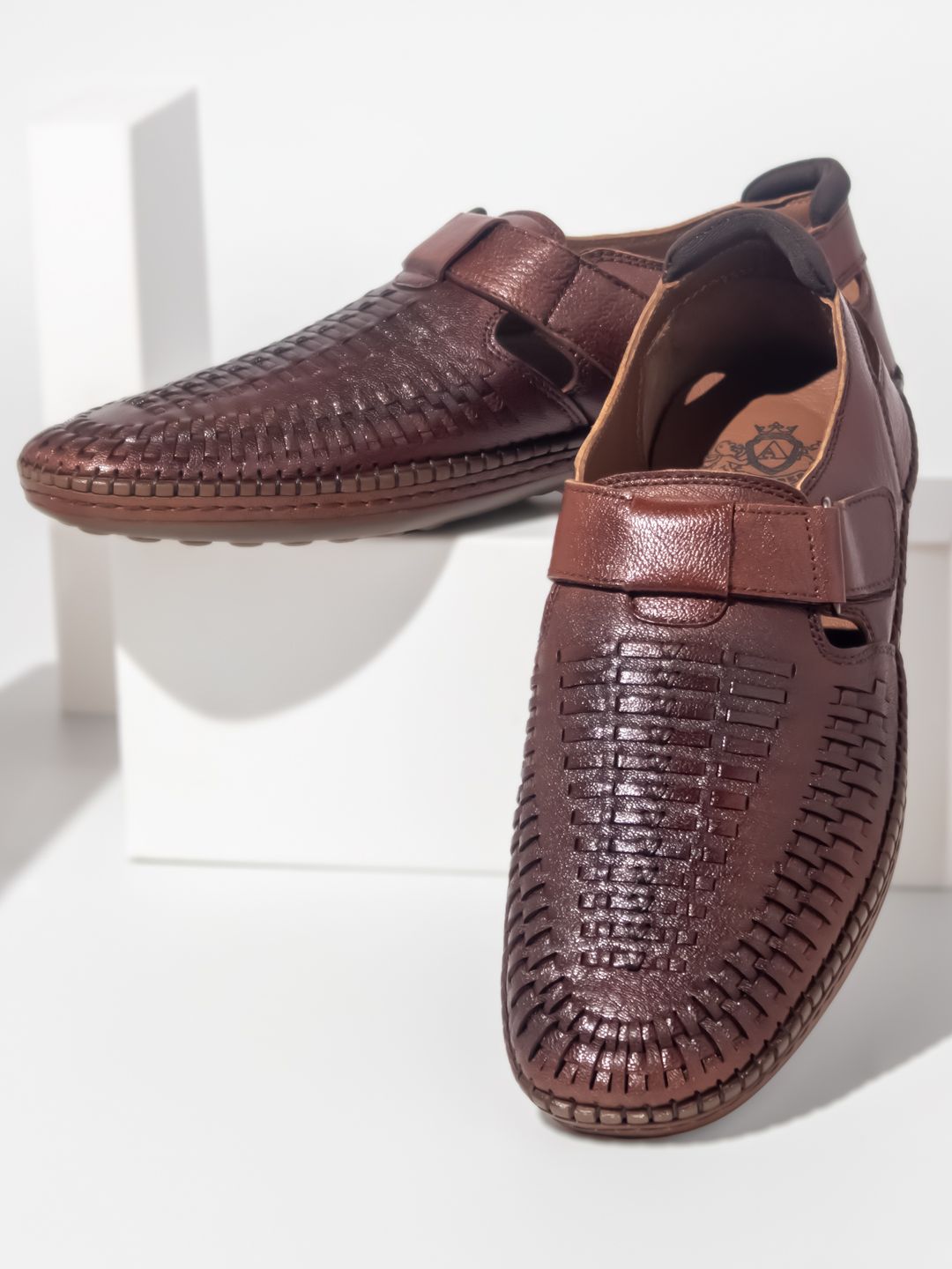 ATESBER by Inc.5 Men Textured Leather Shoe-Style Sandals-picture-50