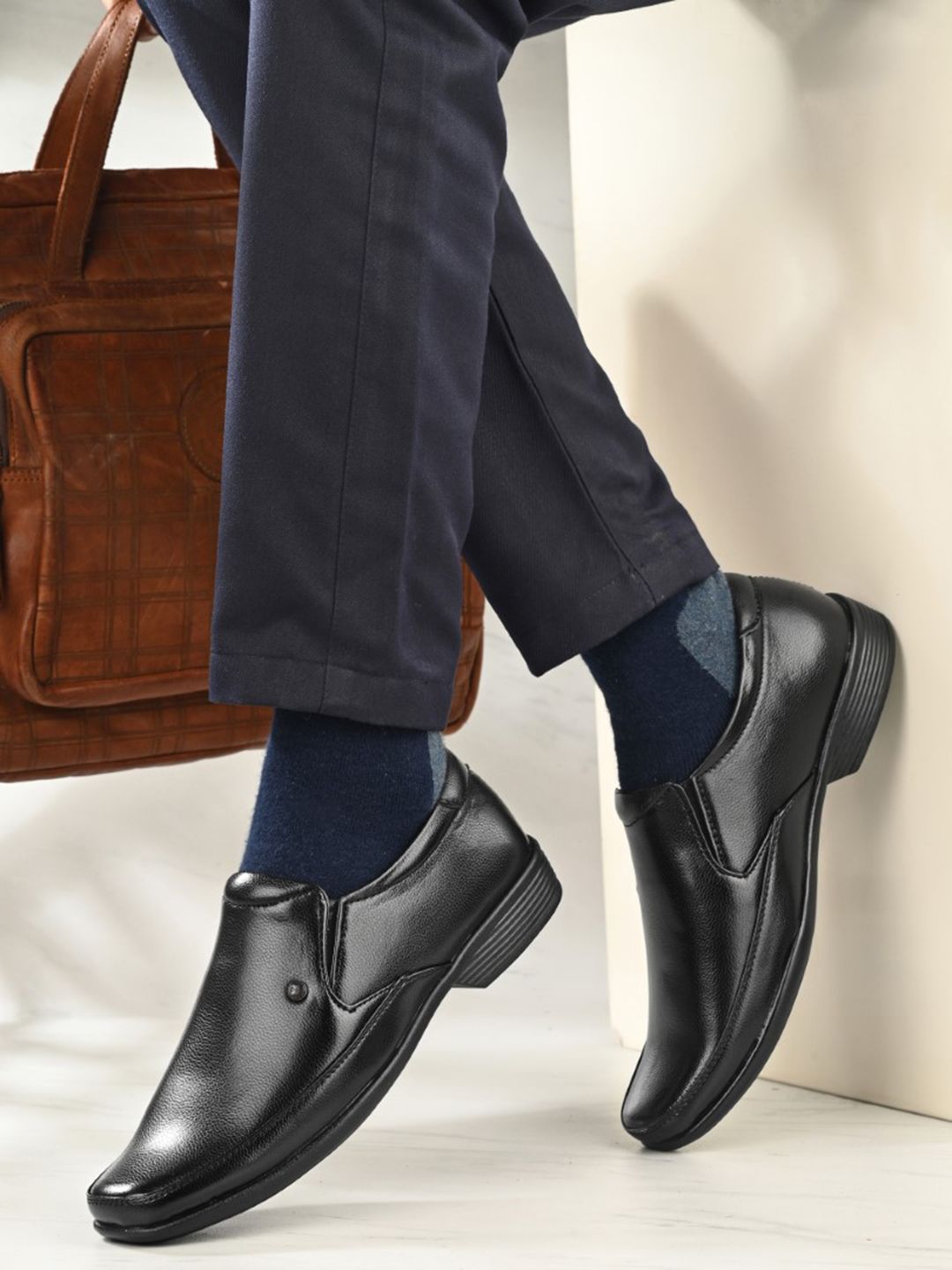 SERVER Men Textured Formal Slip-On Shoes-picture-13