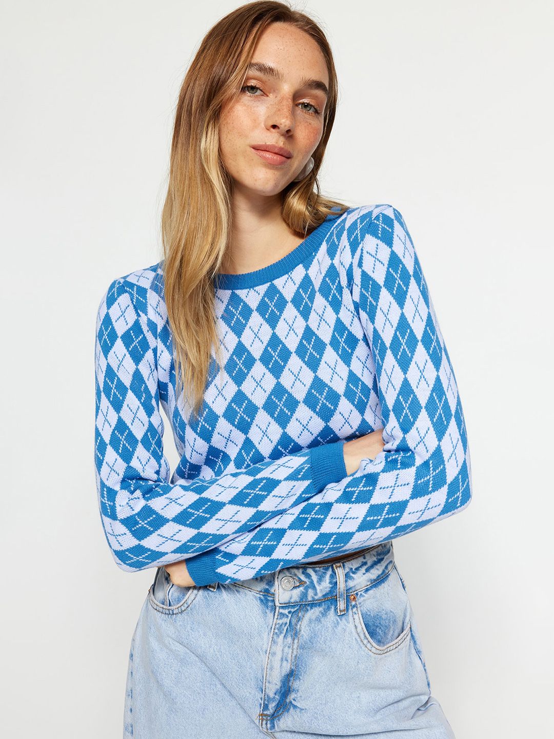 Trendyol Checked Acrylic Crop Pullover-picture-12
