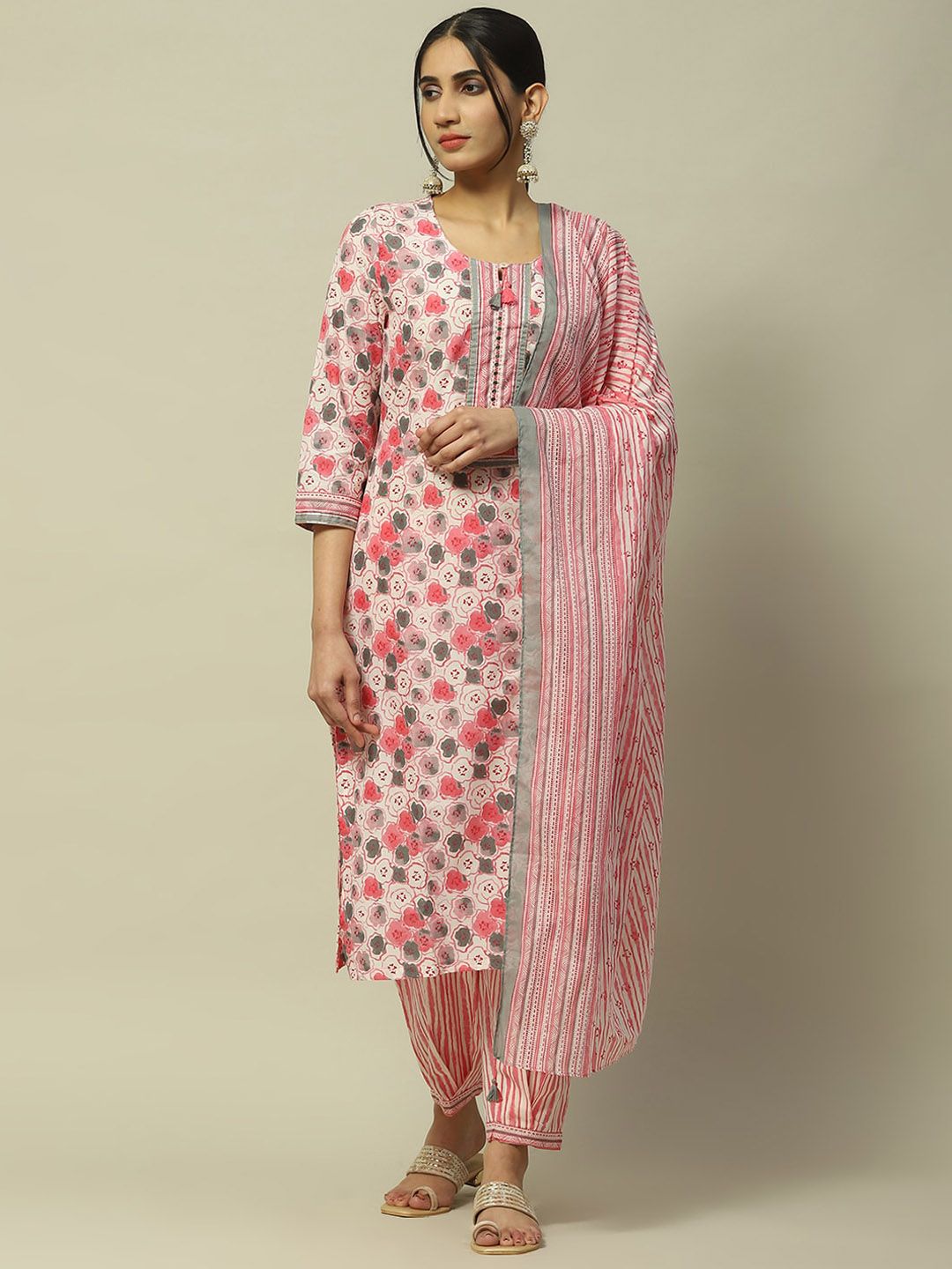 Rangriti Round Neck Floral Printed Gotta Patti Straight Kurta with Trousers & Dupatta-picture-15