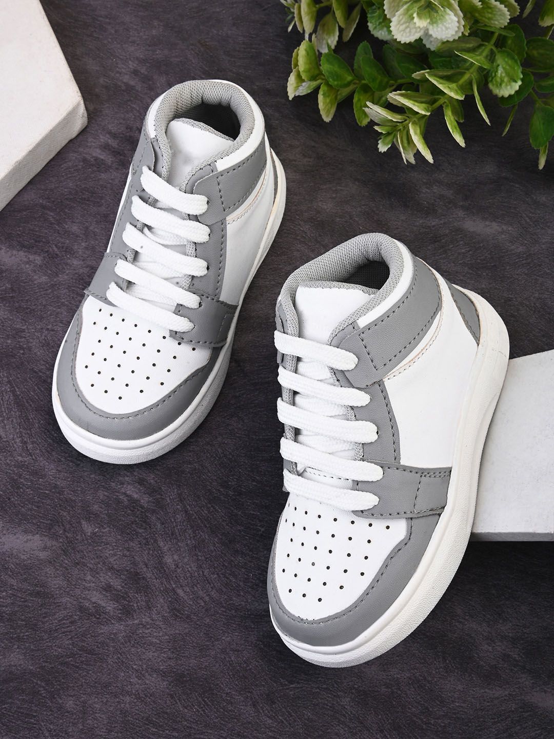 BAESD Kids Colourblocked Lightweight Round Toe Sneakers-picture-27