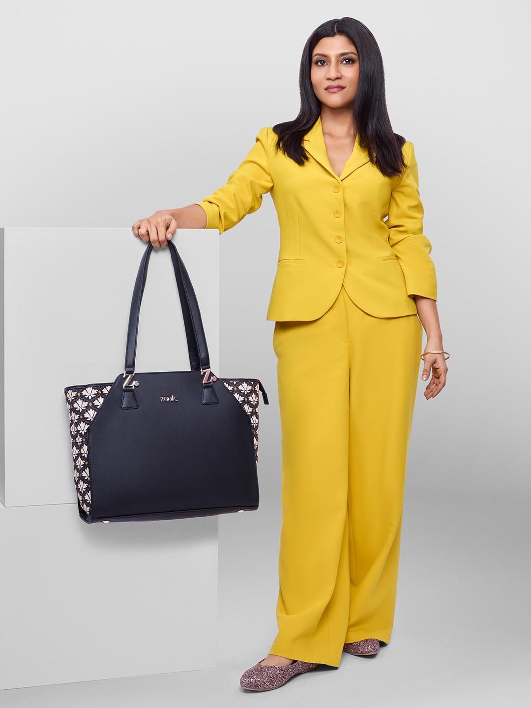 ZOUK Structured Handheld Bag-picture-21