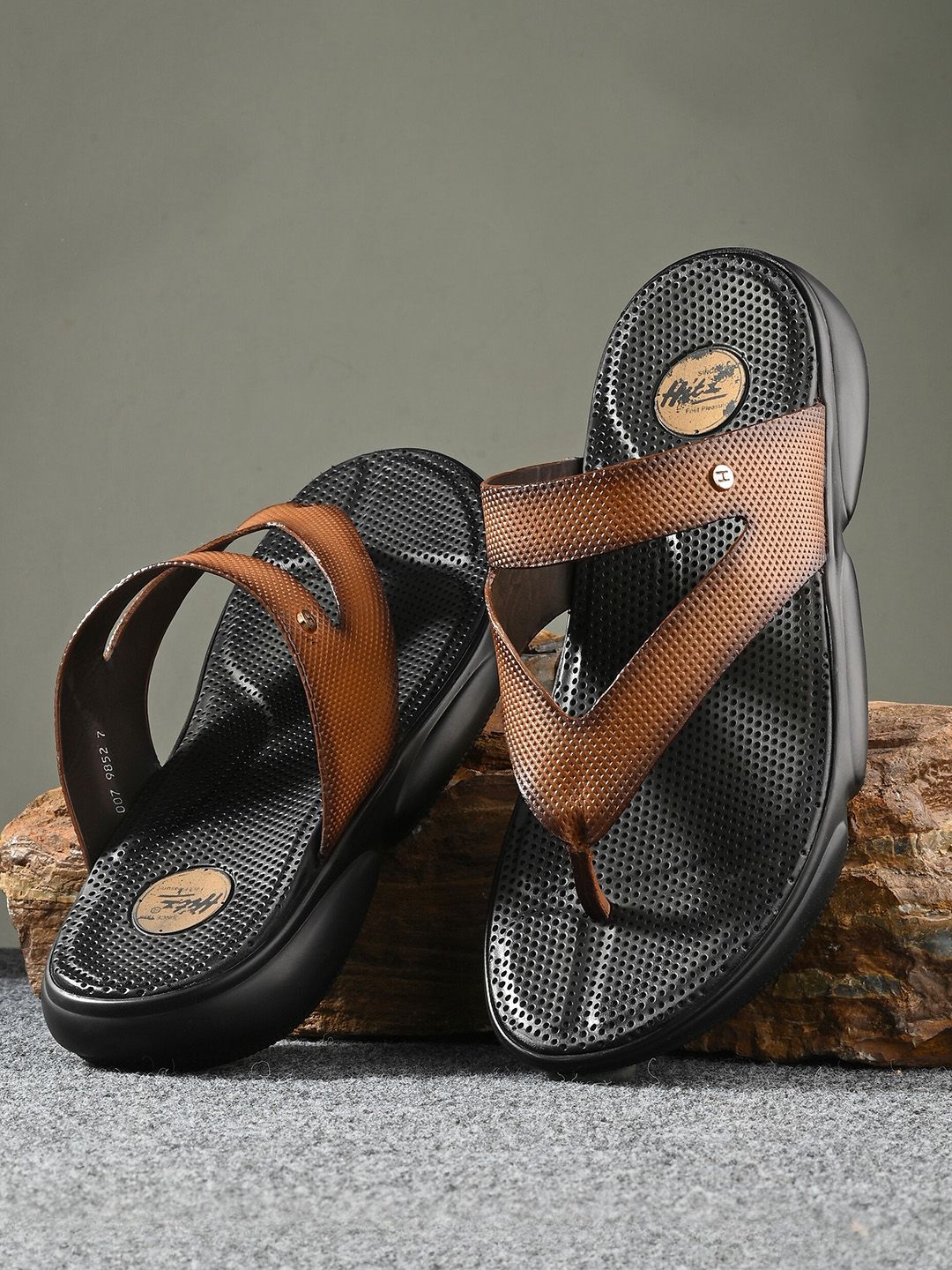 Hitz Men Textured Leather Comfort Sandals-image-4
