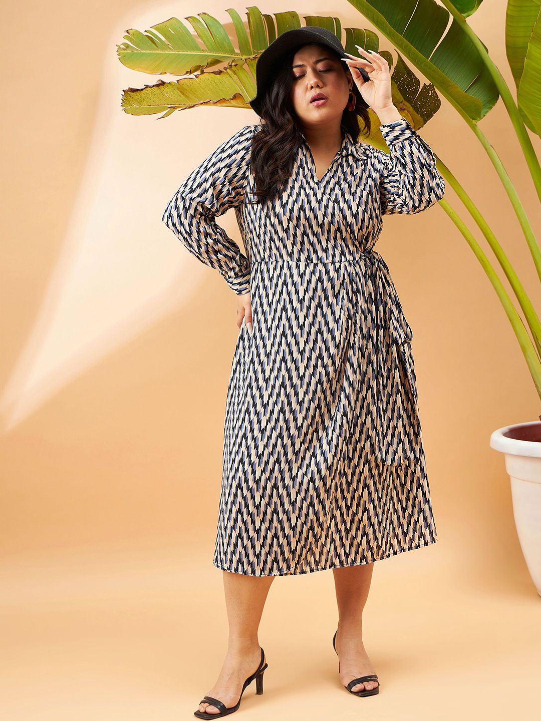 SASSAFRAS Curve Plus Size Black Geometric Printed Georgette Wrap Midi Dress-picture-24