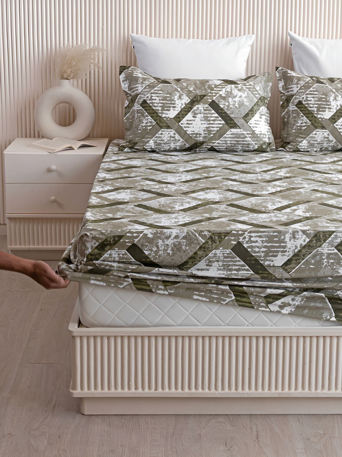 HOMEMONDE Green & White Printed Cotton 210 TC Fitted King Bedsheet with 2 Pillow Covers-picture-10