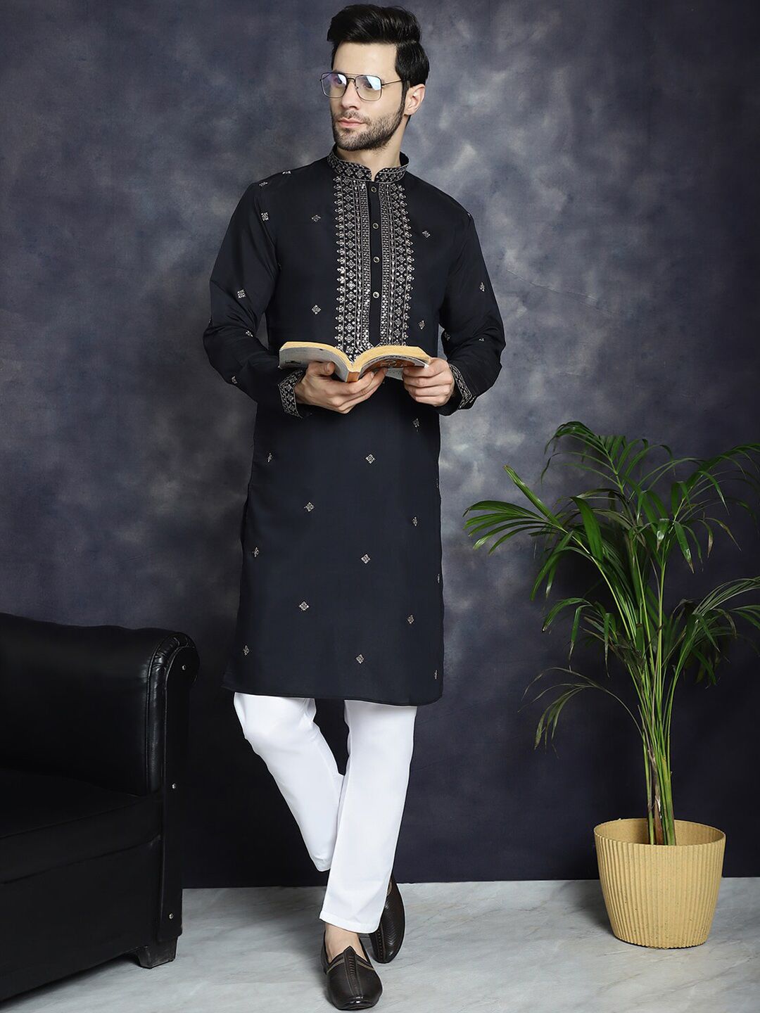 Jompers Floral Embroidered Regular Sequinned Kurta With Pyjamas-picture-25