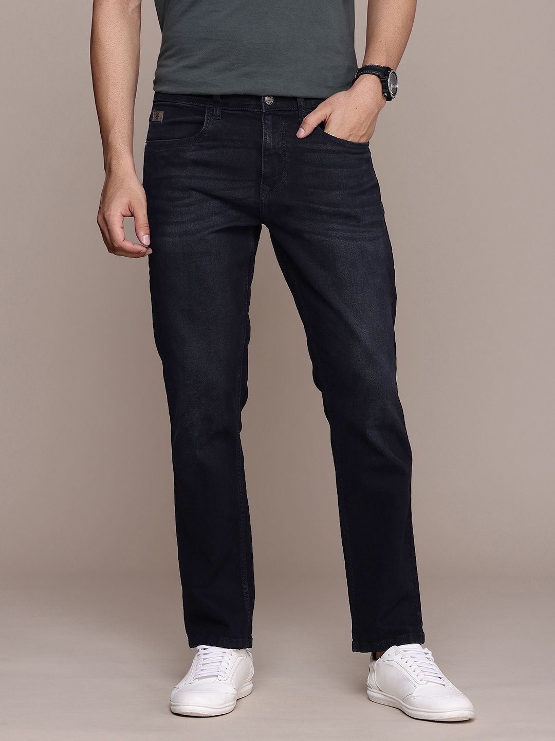 WROGN Men Relaxed Fit Light Fade Stretchable Jeans-picture-50