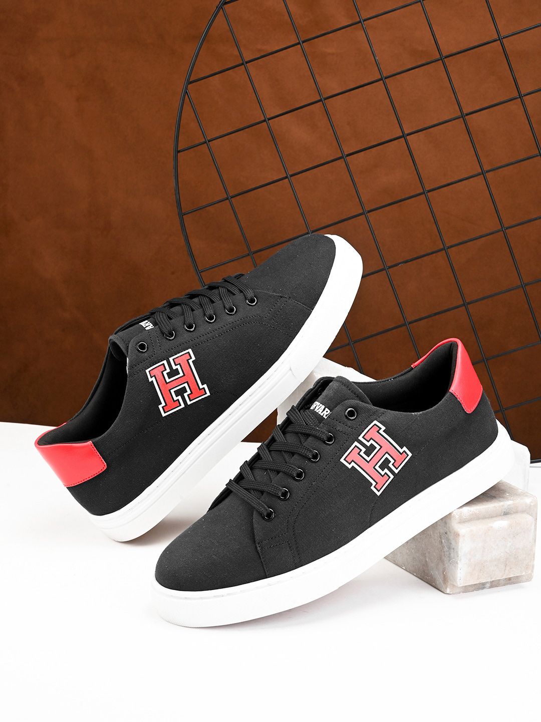 Harvard Men Black Printed Lightweight Canvas Sneakers-picture-25