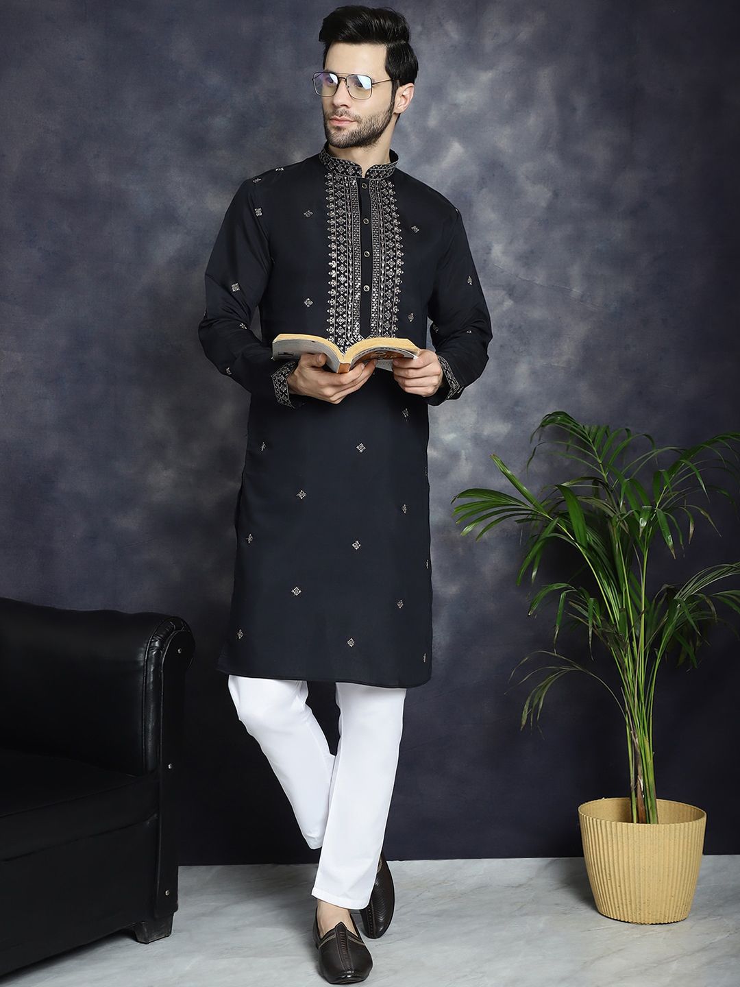 Jompers Mandarin Collar Sequins Embroidered Kurta-picture-31