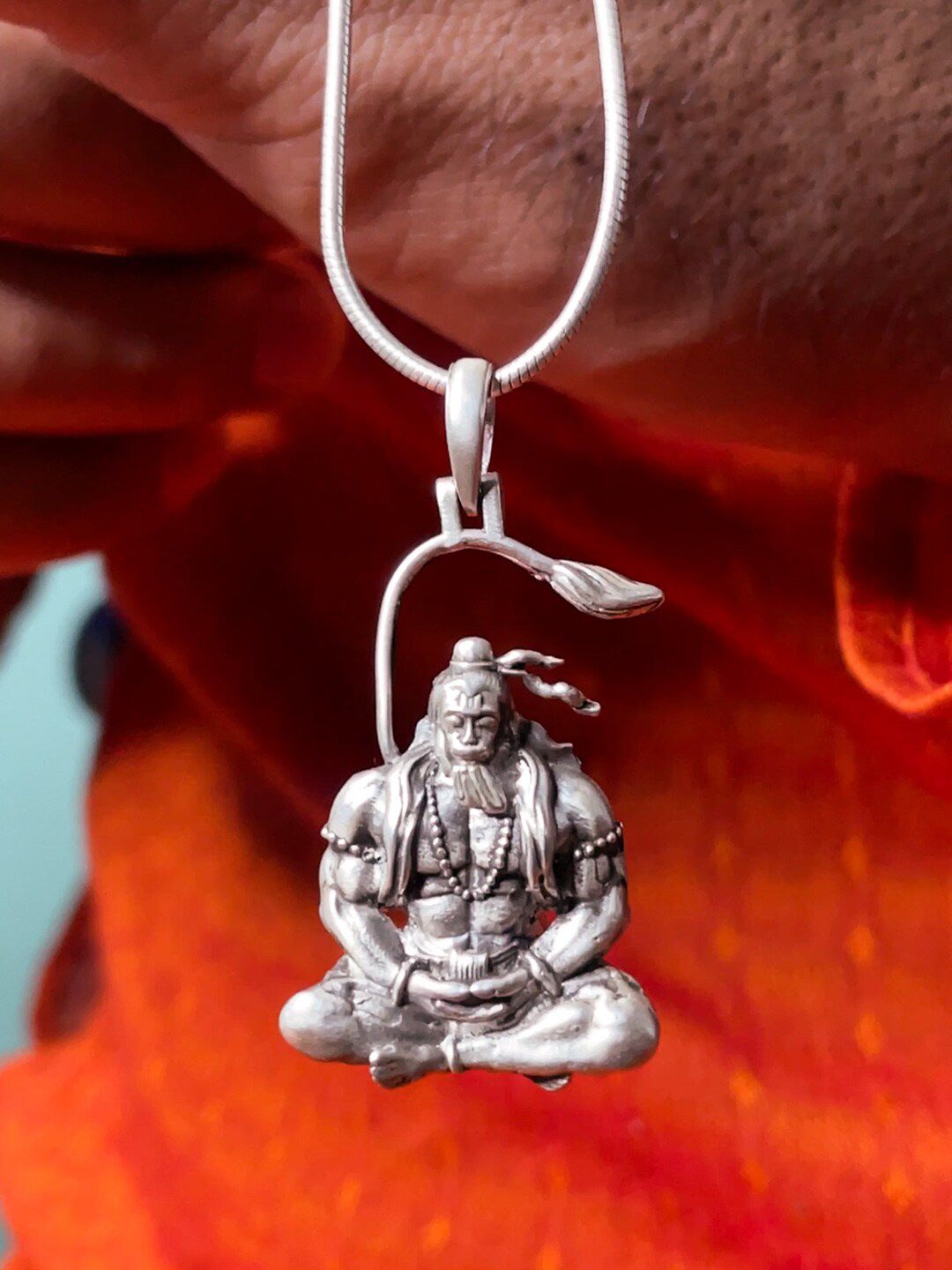 Unniyarcha Silver Meditating Shri Hanuman Ji Pendant-picture-11