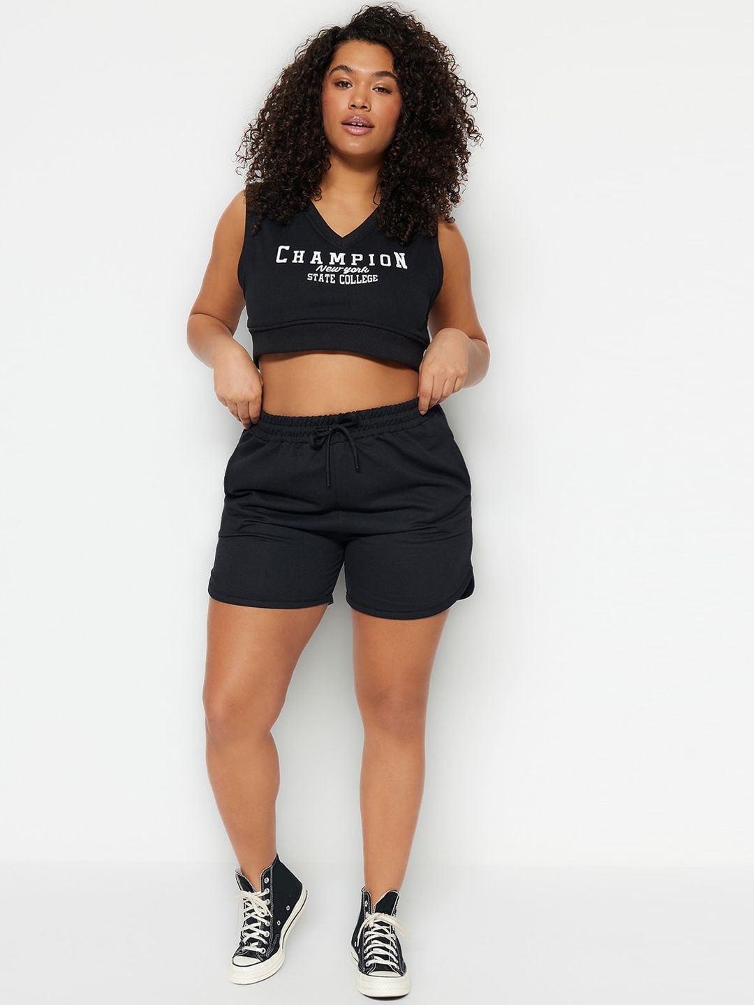 Trendyol Women Mid Rise Pure Cotton Denim Shorts-image-43