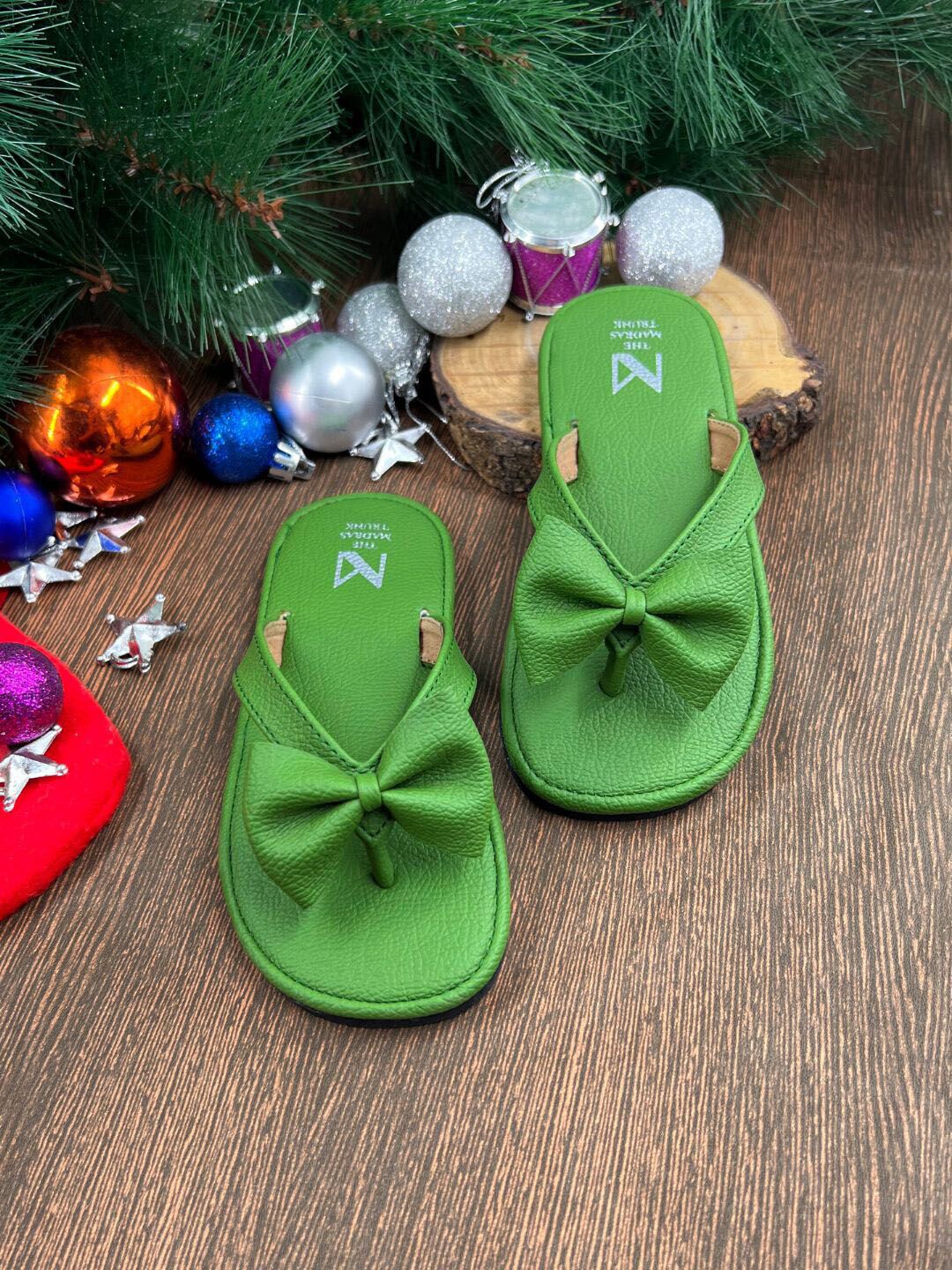 THE MADRAS TRUNK Kids Synthetic Leather Open Toe Flats