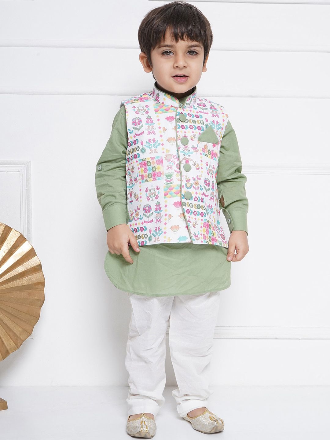 Aj DEZInES Boys Floral Printed Straight Curved Pure Cotton Kurta With Pyjama