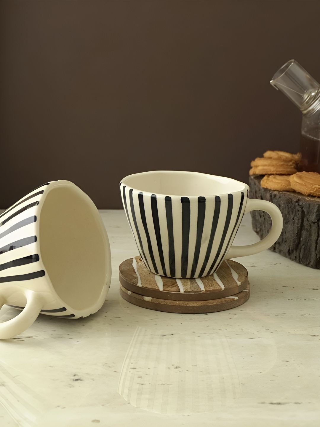 The Decor Mart White & Black 2 Pieces Textured Ceramic Glossy Cups 300 ml-picture-31