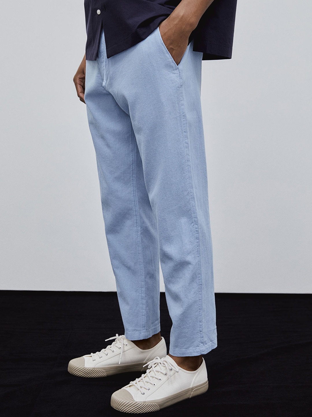 H&M Men Cotton & Linen Mid-Rise Trousers