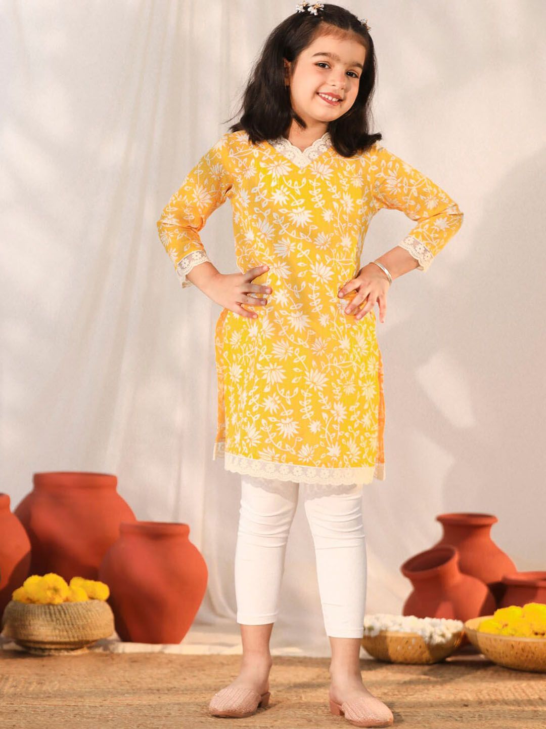 VASTRAMAY Girls Floral Printed Pure Cotton V-Neck Straight Kurta With Legging-picture-18