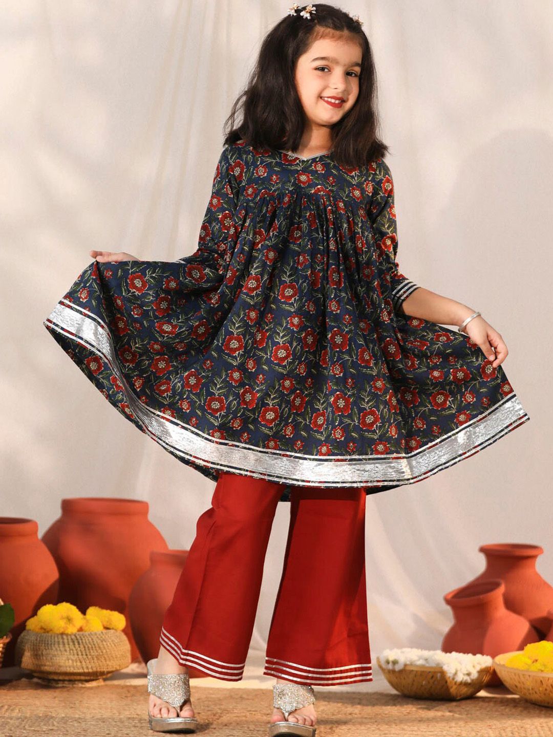 VASTRAMAY Girls Floral Printed Regular Pure Cotton Kurta With Palazzos-picture-15