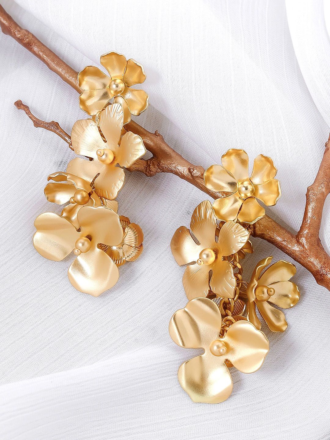 JOKER & WITCH Gold-Plated Floral Shape Drop Earrings-picture-35