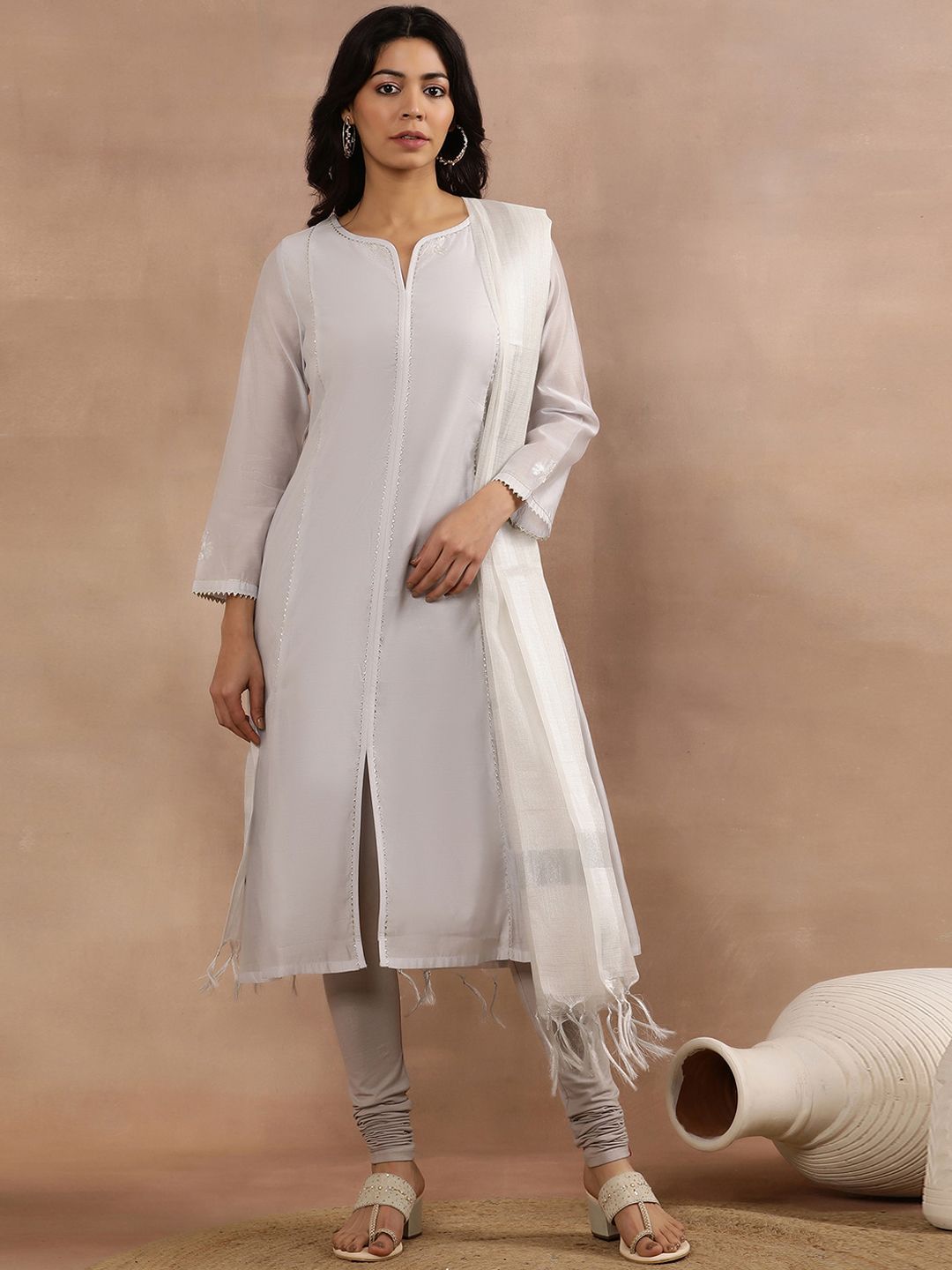 Sear Kurta Set W/ Applique Dupatta