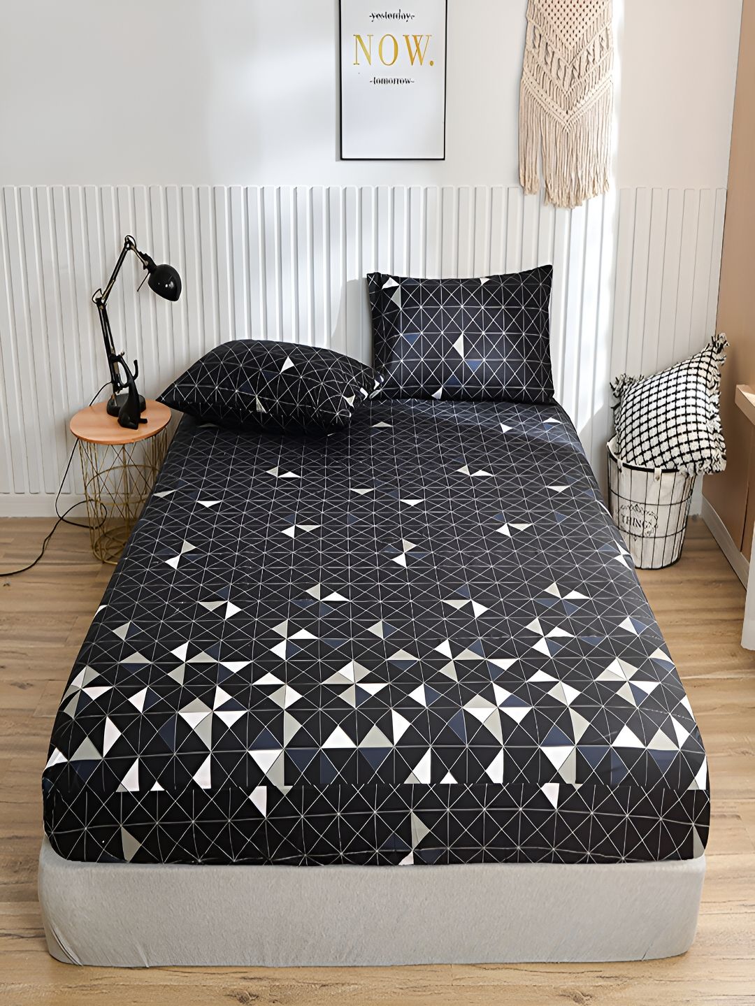 JC HOME Black Geometric 140 TC Fitted King Bedsheet with 2 Pillow Covers-picture-32