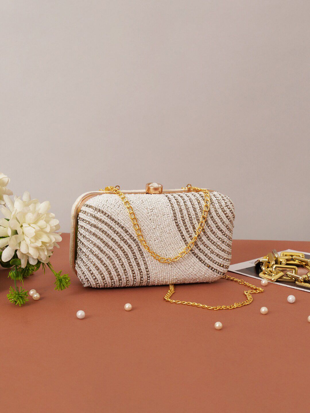 FABBHUE Embellished Box Clutch-picture-26