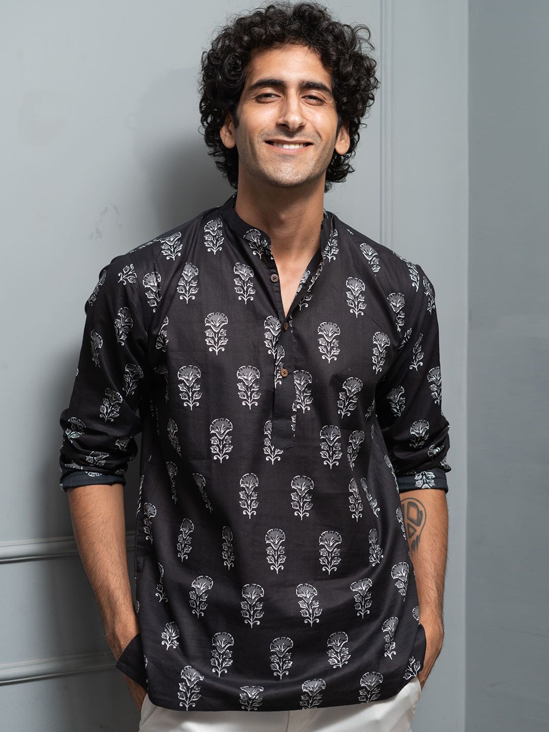 Shasak Floral Printed Mandarin Collar Cotton Short Kurta-picture-21