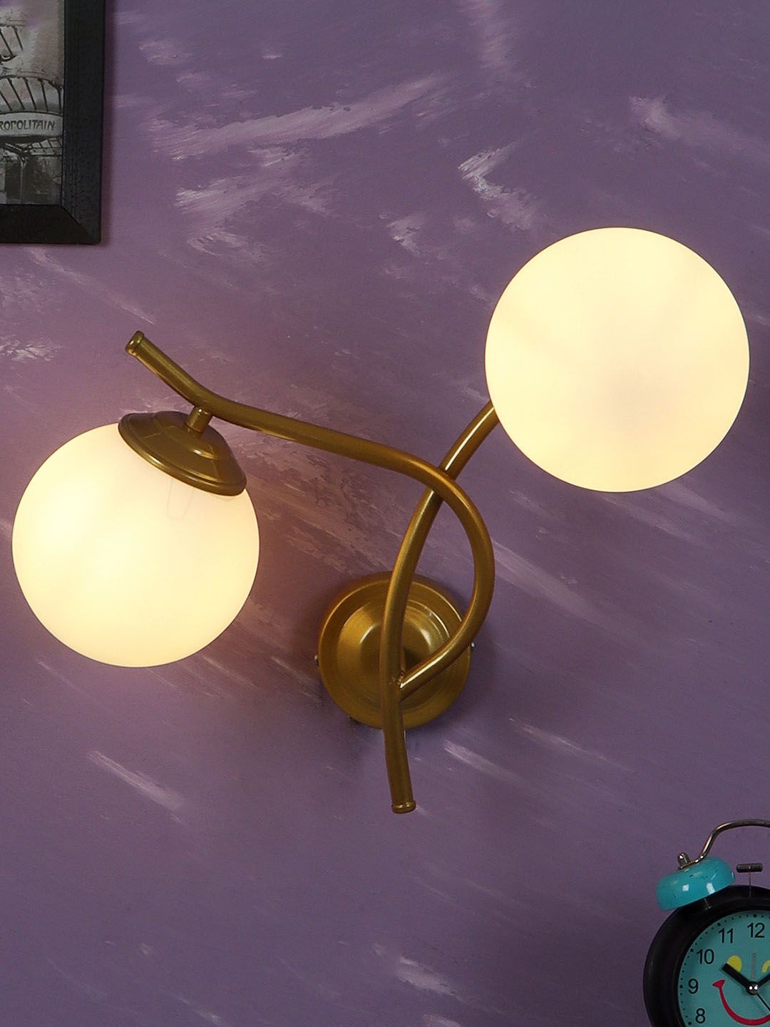 decorativeray Gold-Toned & White Abstract Shaped Metal Wall Lamp-picture-22