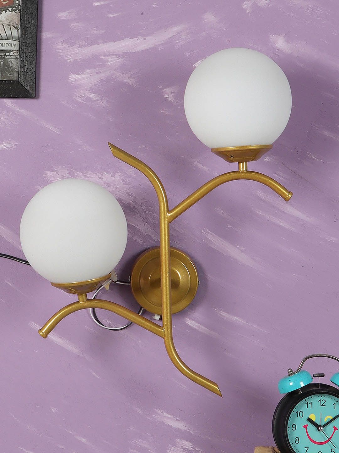 decorativeray Gold-Toned & White Abstract Shaped Metal Wall Lamp-picture-16