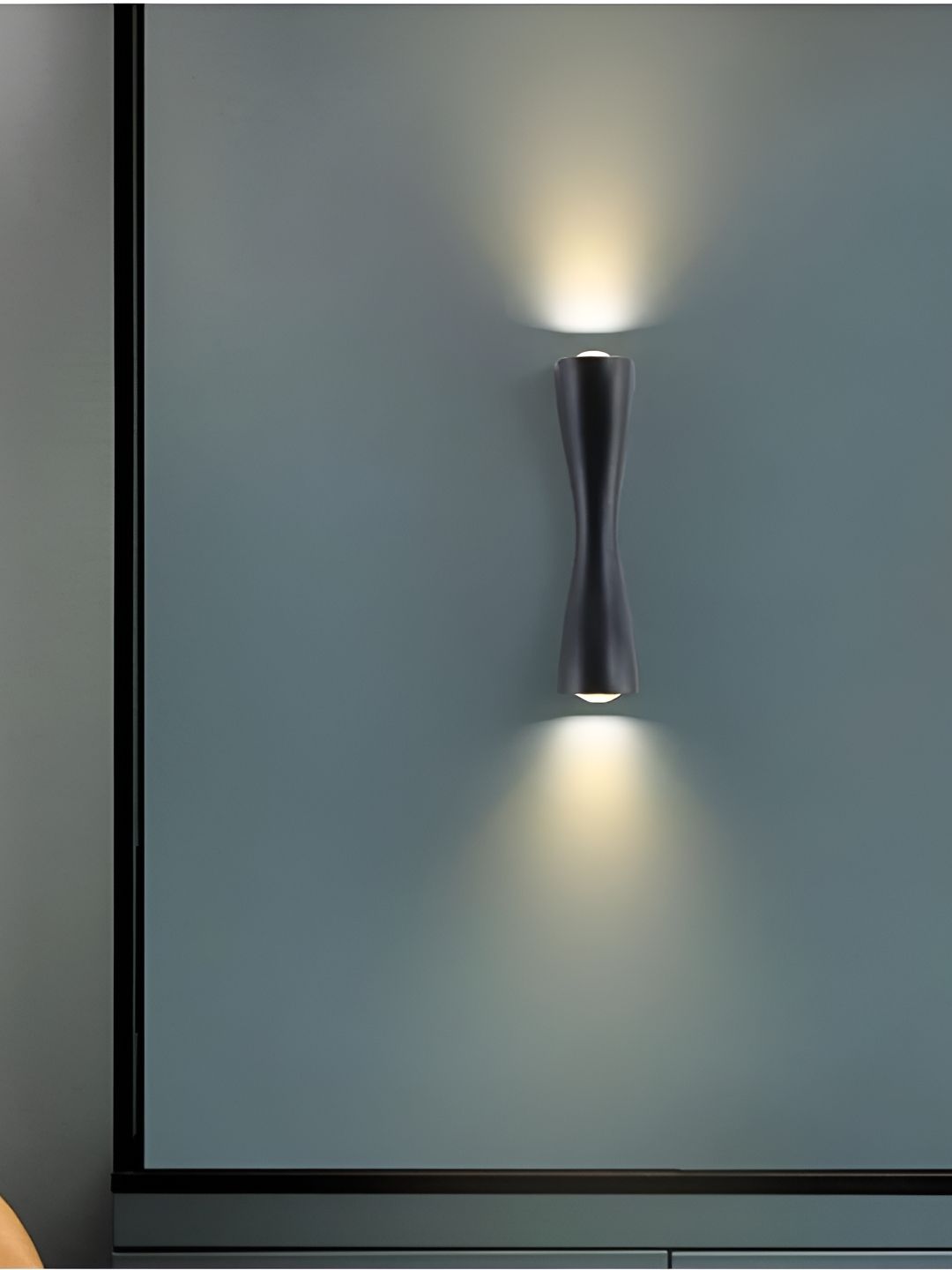 Areezo Black Aluminium Abstract Shaped Wall Lamp-image-28