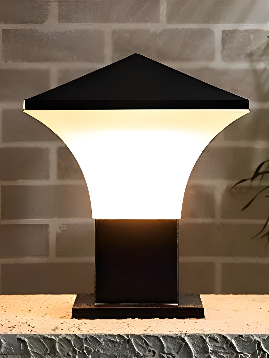 Areezo White & Black Outdoor Gate Lamp-picture-25
