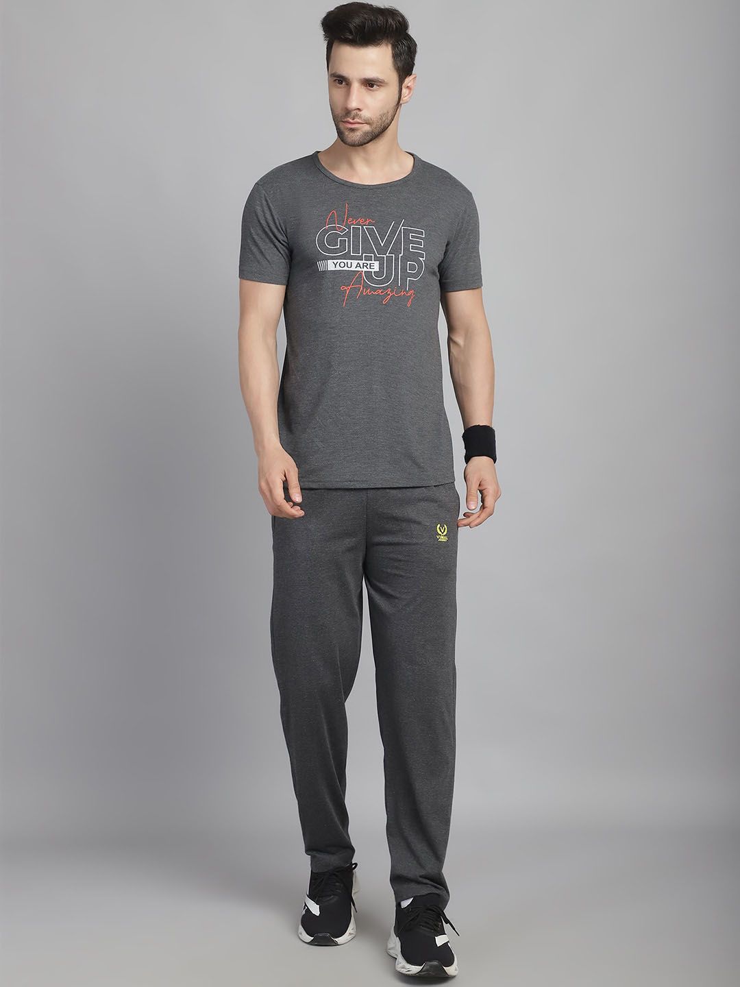 mack jonney VIMAL JONNEY Anthracite Typography Printed Cotton T-Shirt With Track Pant-picture-20