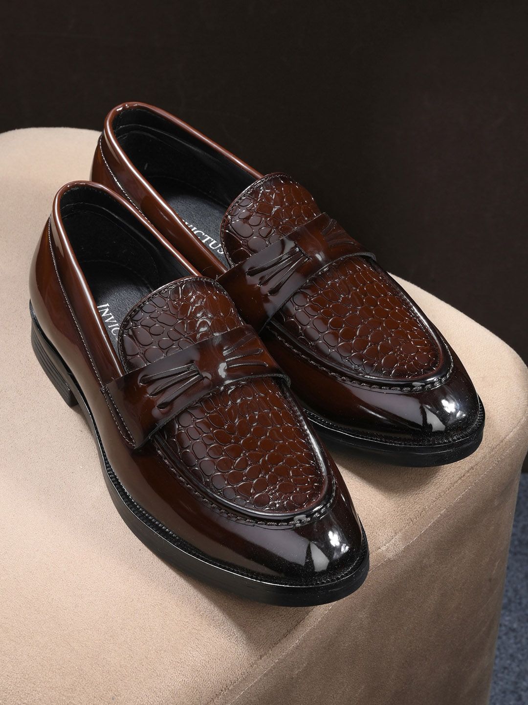 INVICTUS Men Textured Round Toe Faux Leather Formal Loafers-image-35