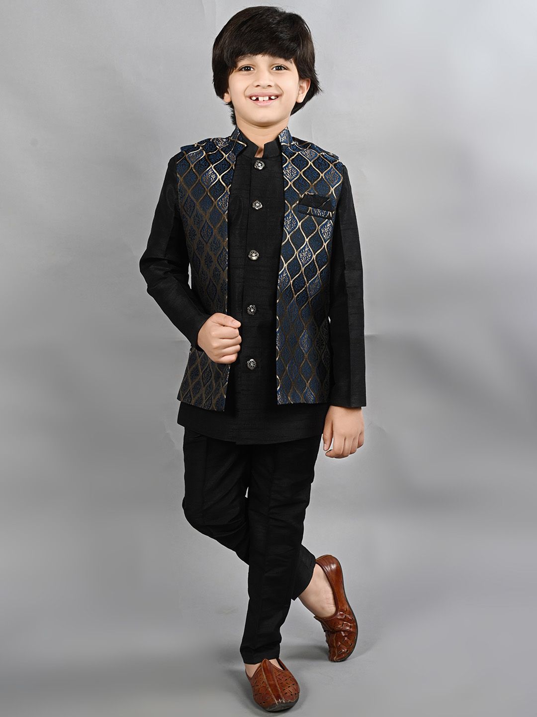 ahhaaaa Boys Self Designed Mandarin Collar 3-Piece Sherwani Set-picture-10