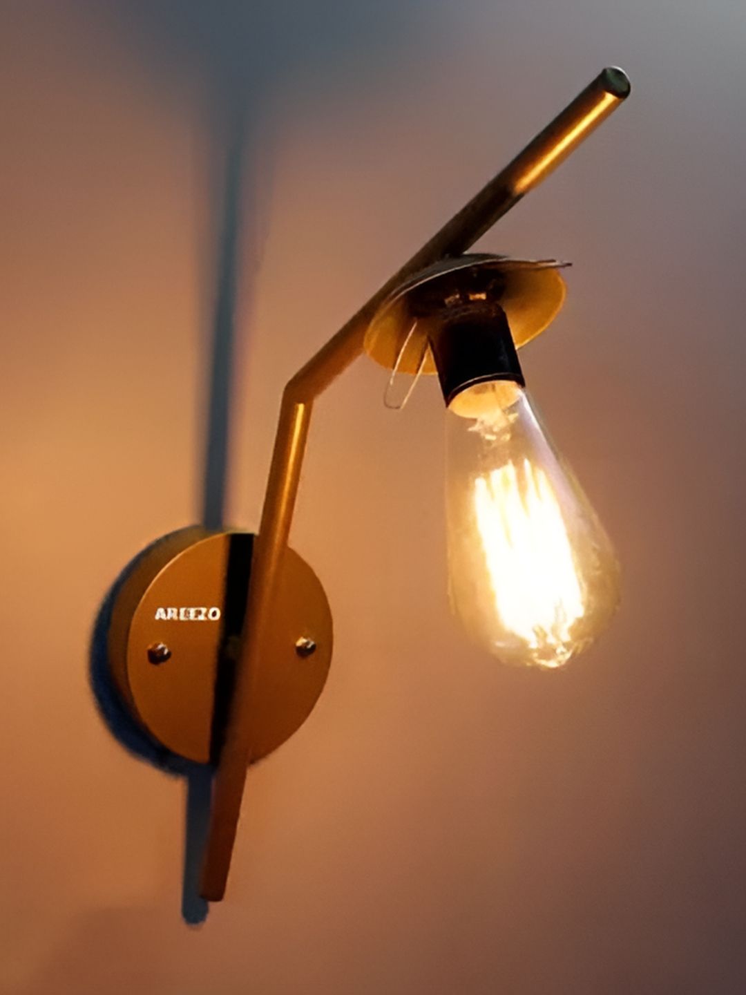 Whiteray Gold Toned & White Metal Quirky Abstract Shaped Shaped Wall Lamp-picture-15