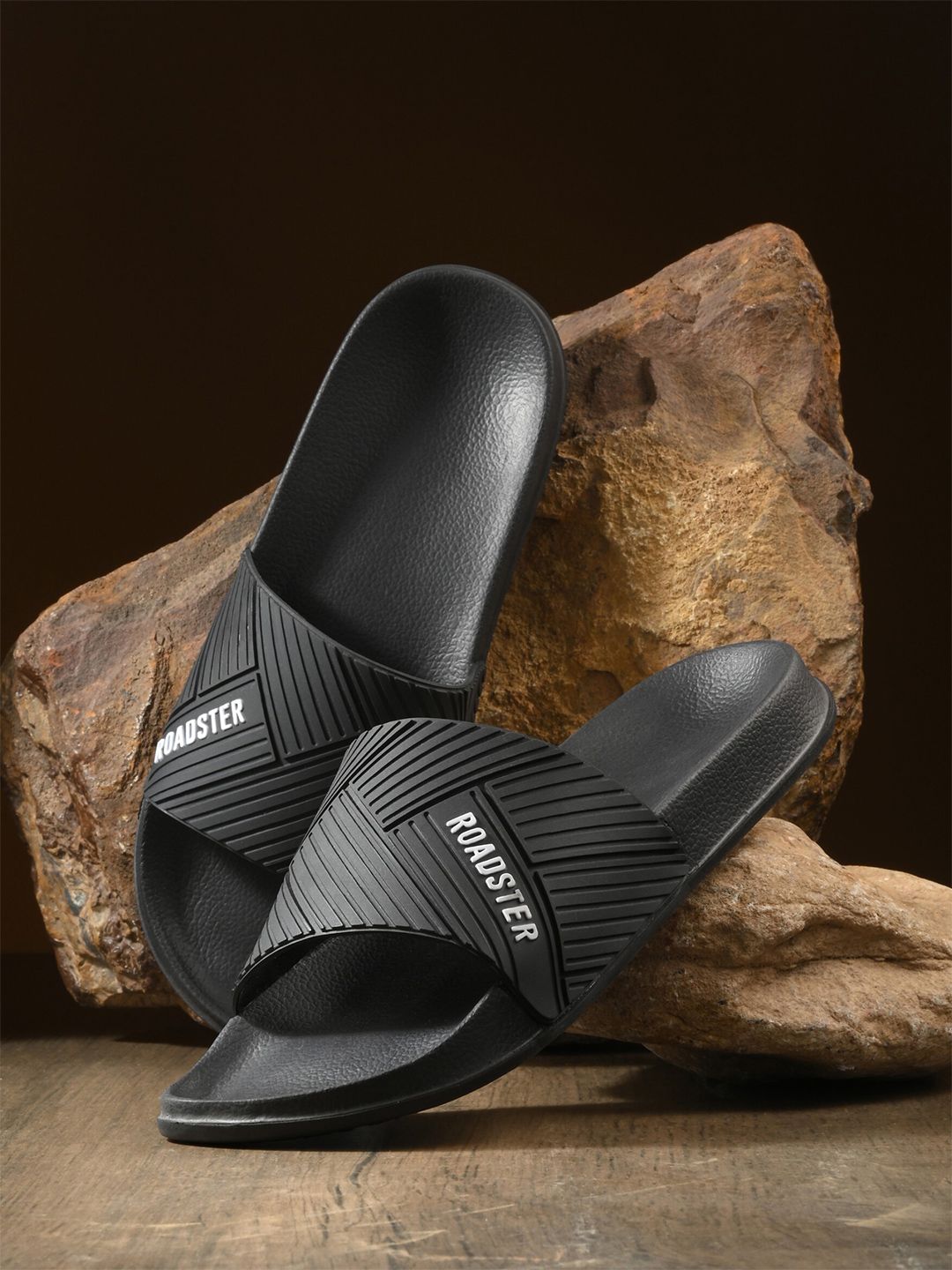 The Roadster Lifestyle Co.  Men Black Textured Sliders-picture-28