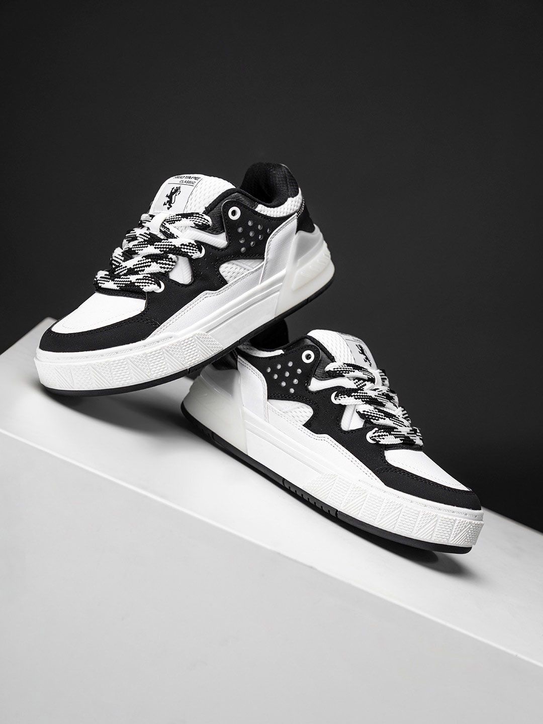 Red Tape Men Colourblocked Lace Up Memory Foam Sneakers-picture-44
